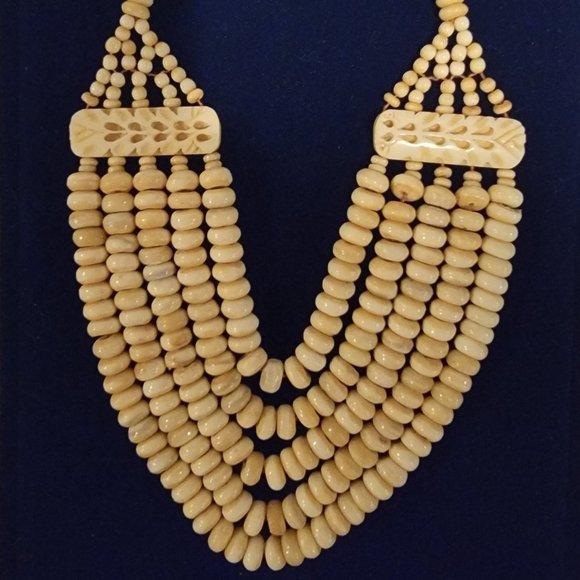 Exude Bohemian Charm with this Exquisite Vintage Bone Carved Beaded Necklace - Picture 1 of 5